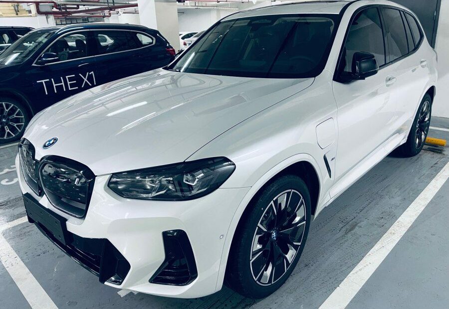 BMW iX3