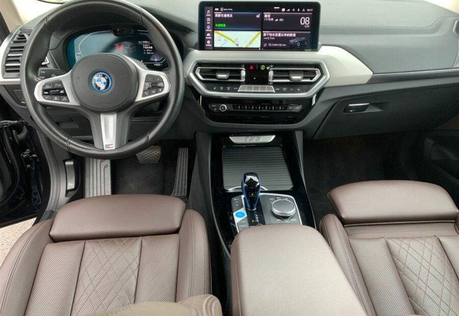 BMW iX3