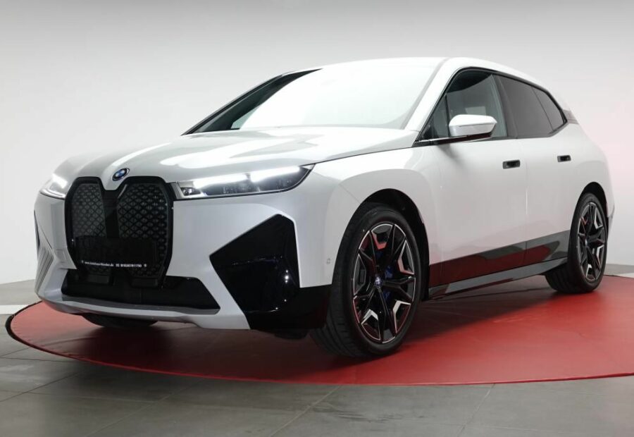 BMW iX