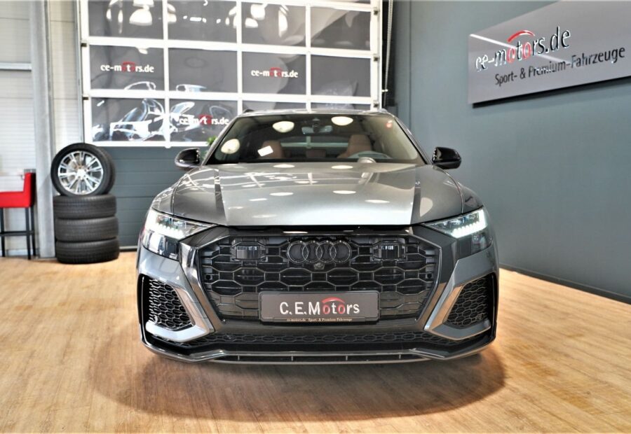 Audi RSQ8