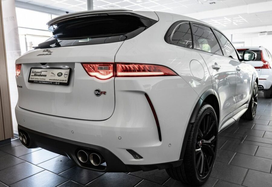 Jaguar F-Pace SVR P550