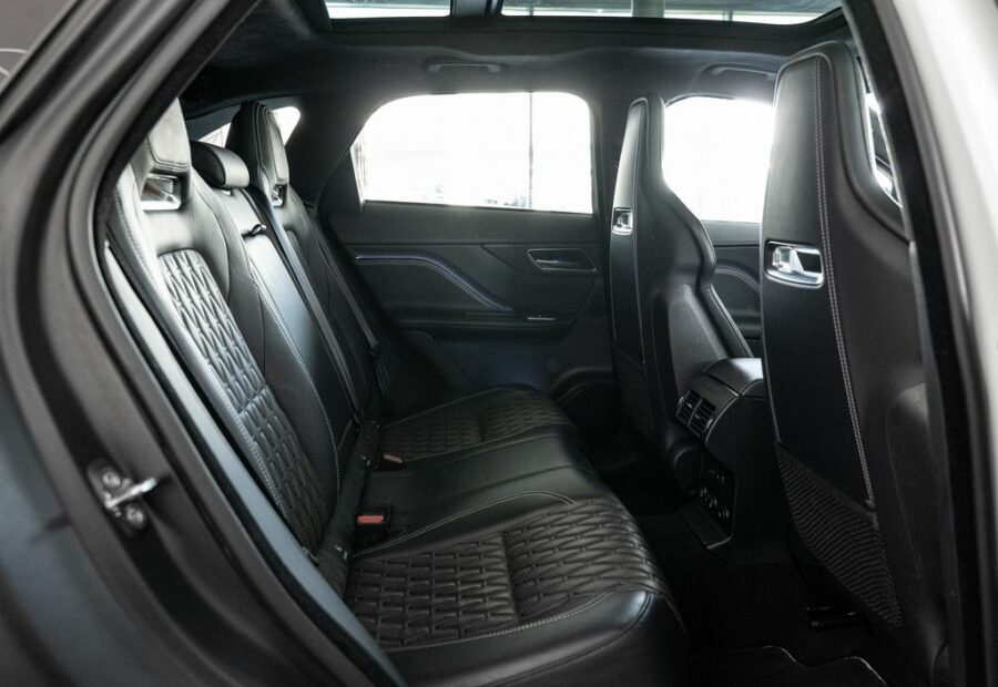 Jaguar F-Pace SVR P550