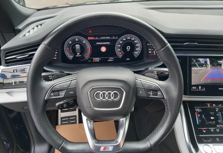 Audi Q8