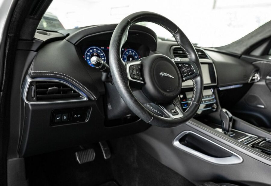 Jaguar F-Pace SVR P550