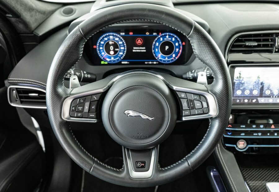 Jaguar F-Pace SVR P550