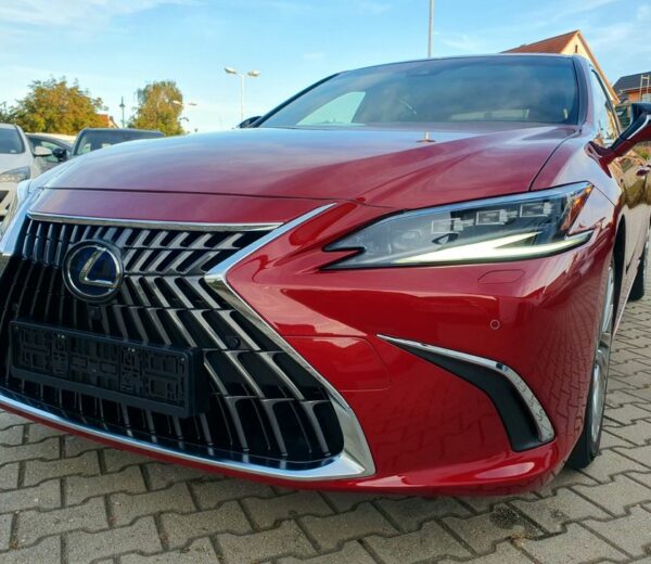 Lexus ES 300h Luxury 2022