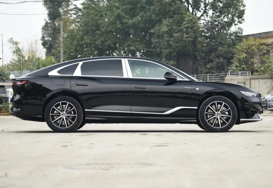 Voyah Chases the light