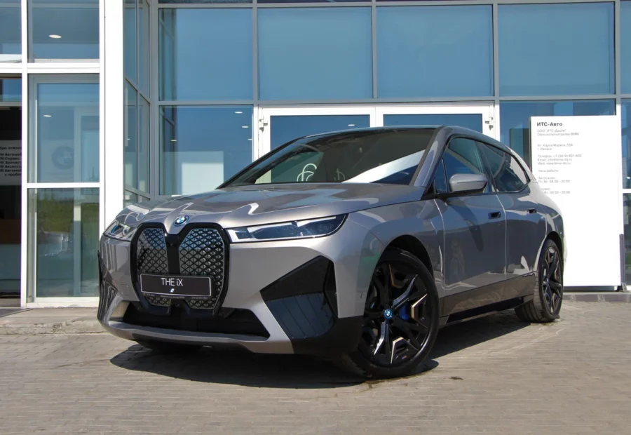 BMW iX