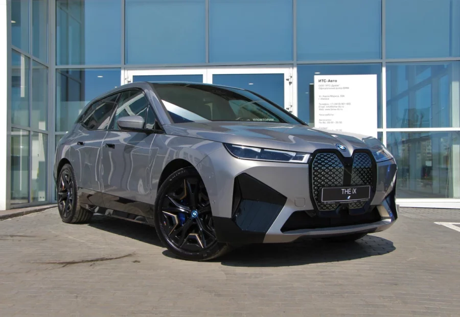 BMW iX