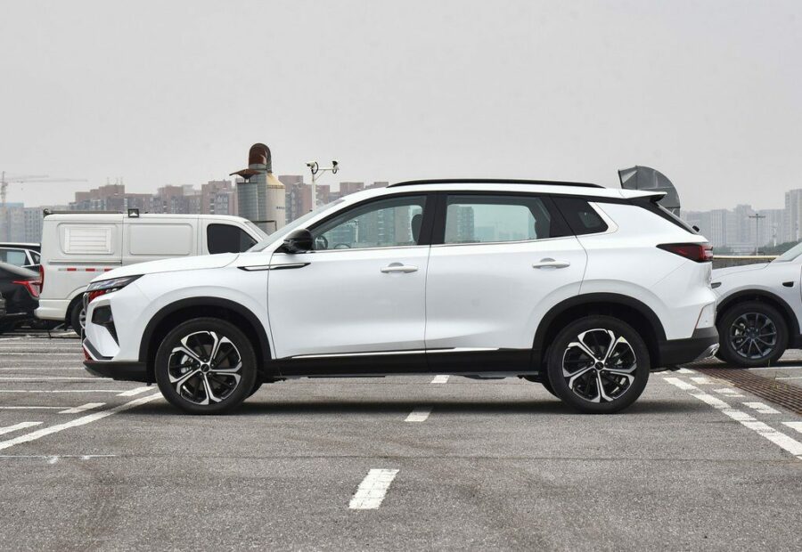 DongFeng Aeolus Huge