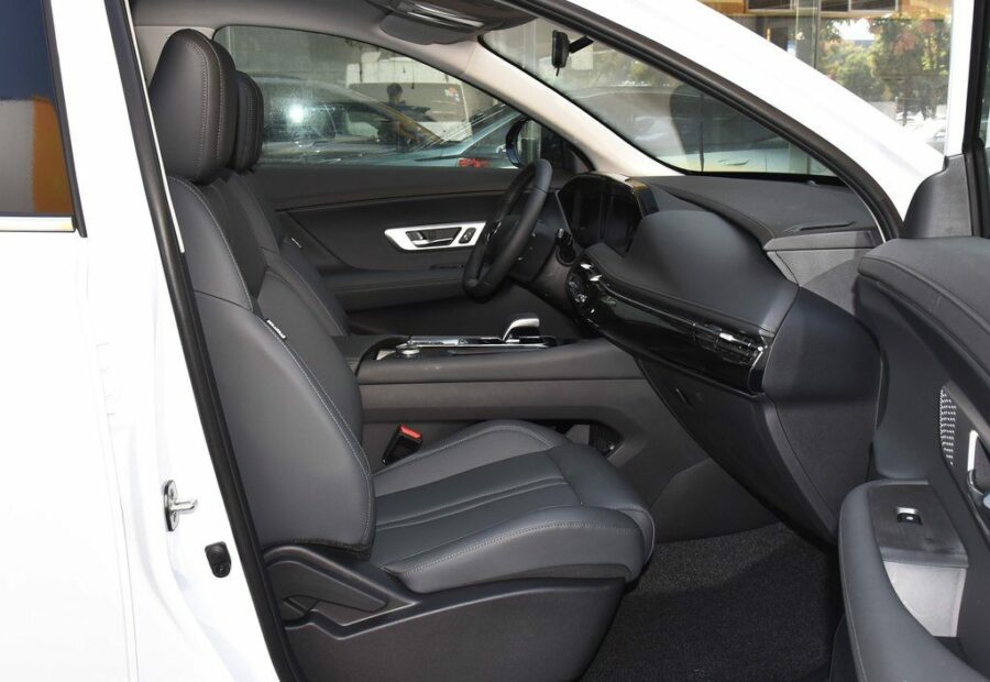 DongFeng Aeolus Huge