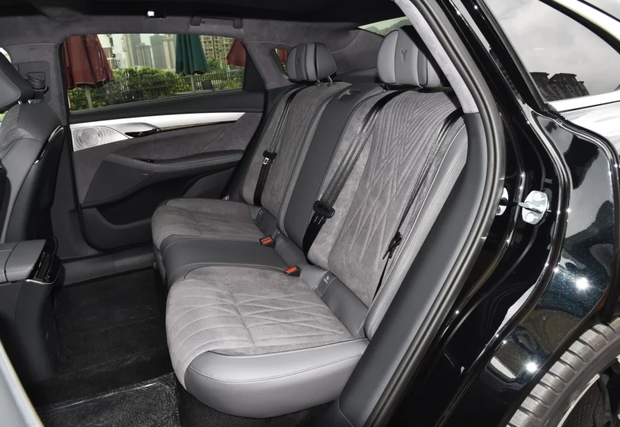 Voyah Chases the light EV