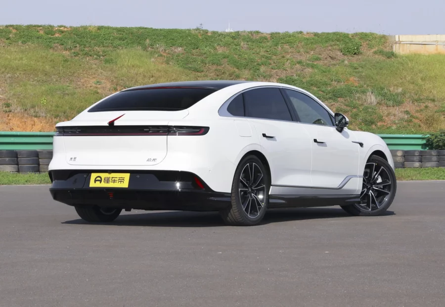 Voyah Chases the light