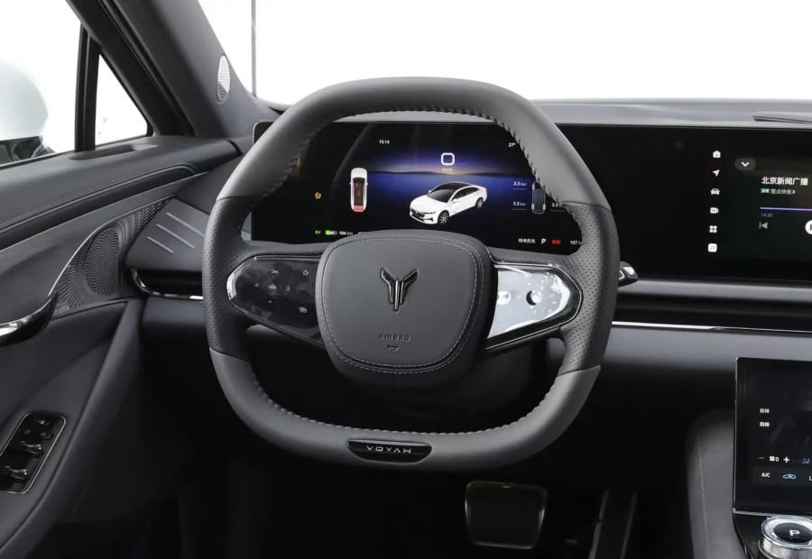 Voyah Chases the light