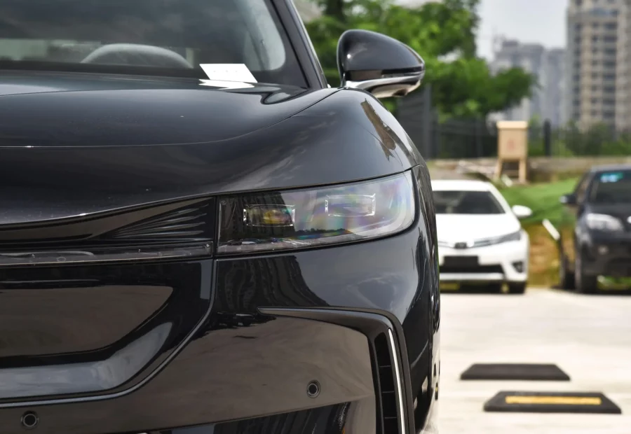 Voyah Chases the light EV