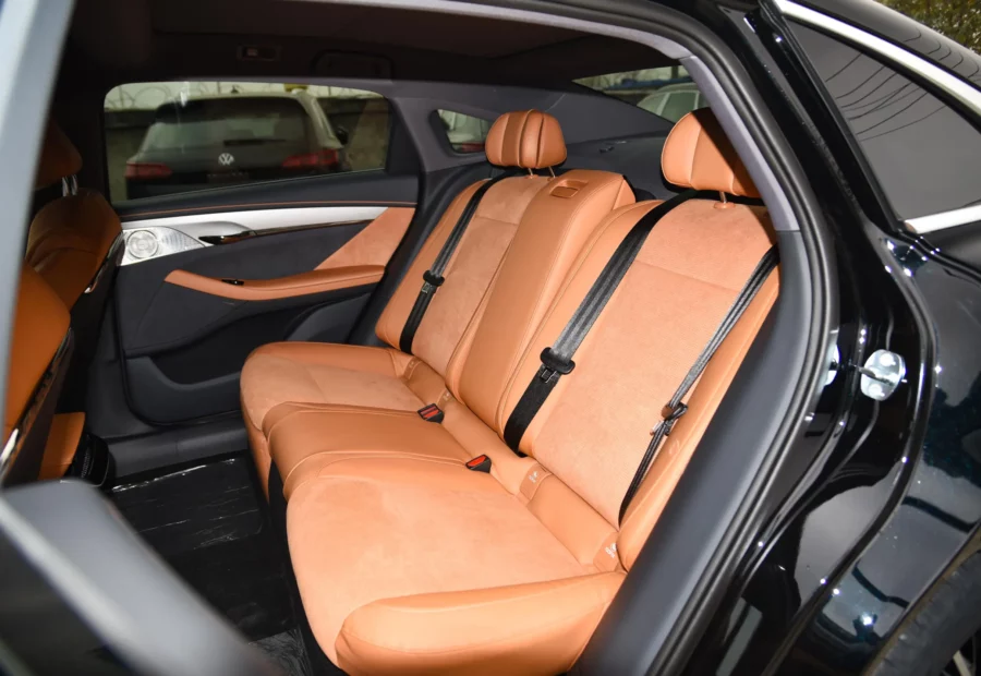 Voyah Chases the light