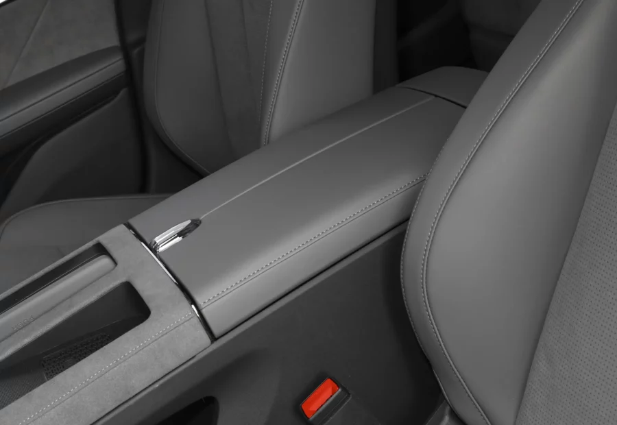 Voyah Chases the light