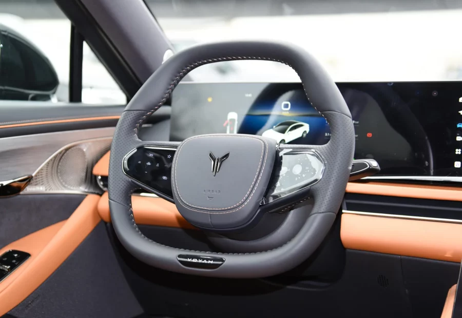 Voyah Chases the light