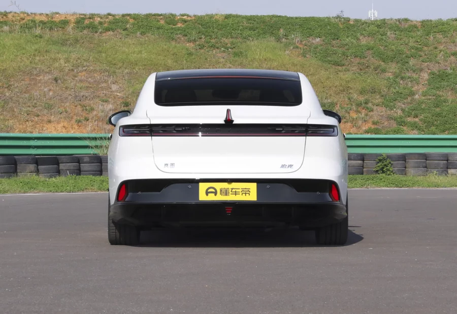 Voyah Chases the light