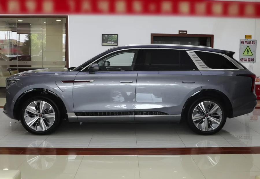 Hongqi E-HS9