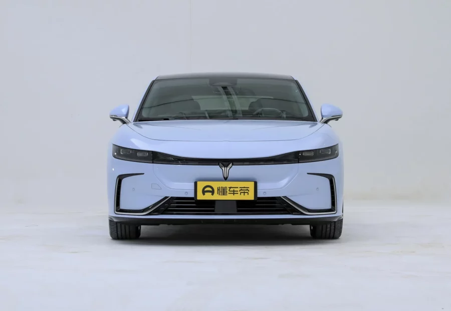 Voyah Chases the light EV