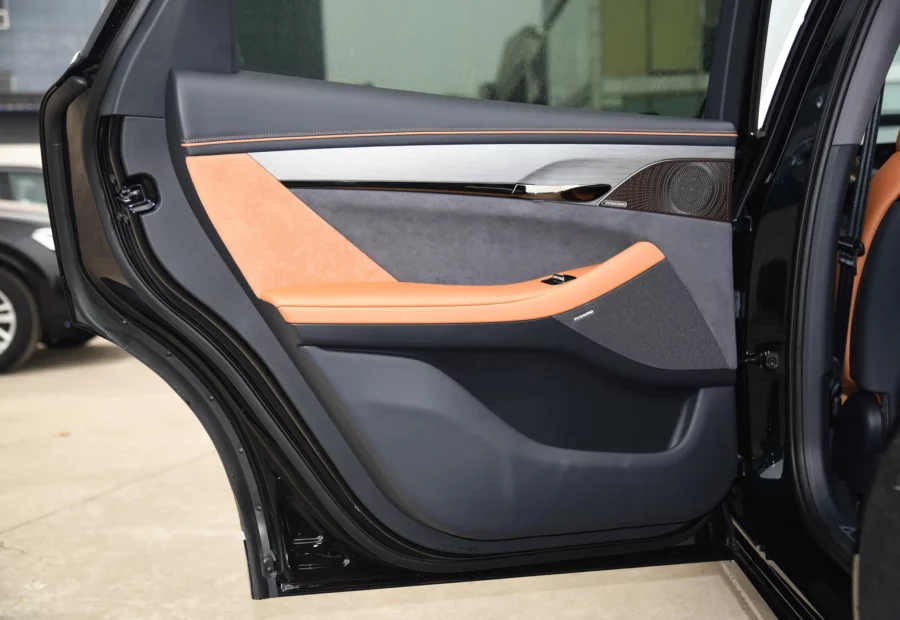 Voyah Chases the light