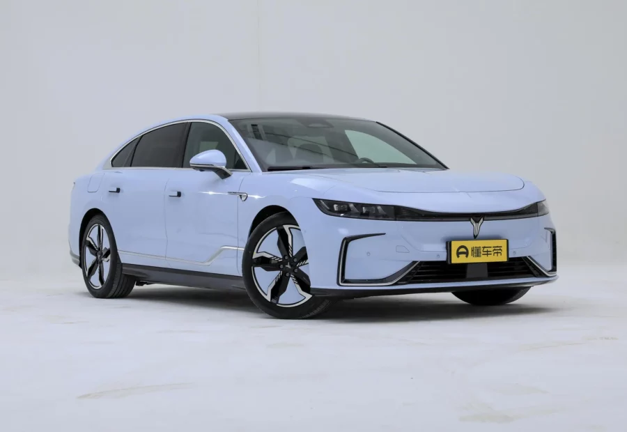 Voyah Chases the light EV