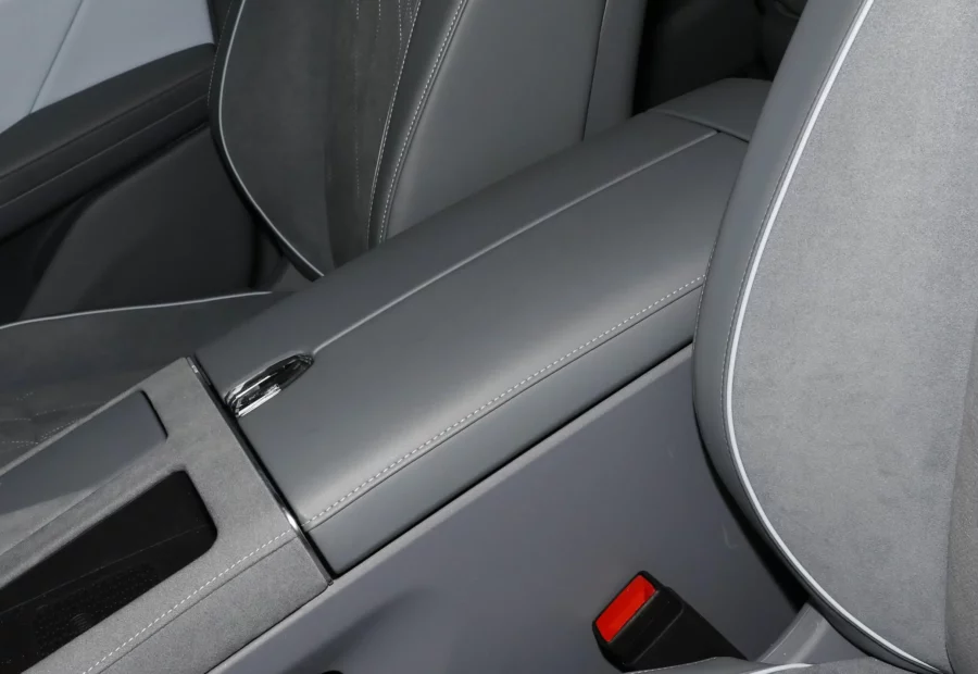 Voyah Chases the light EV