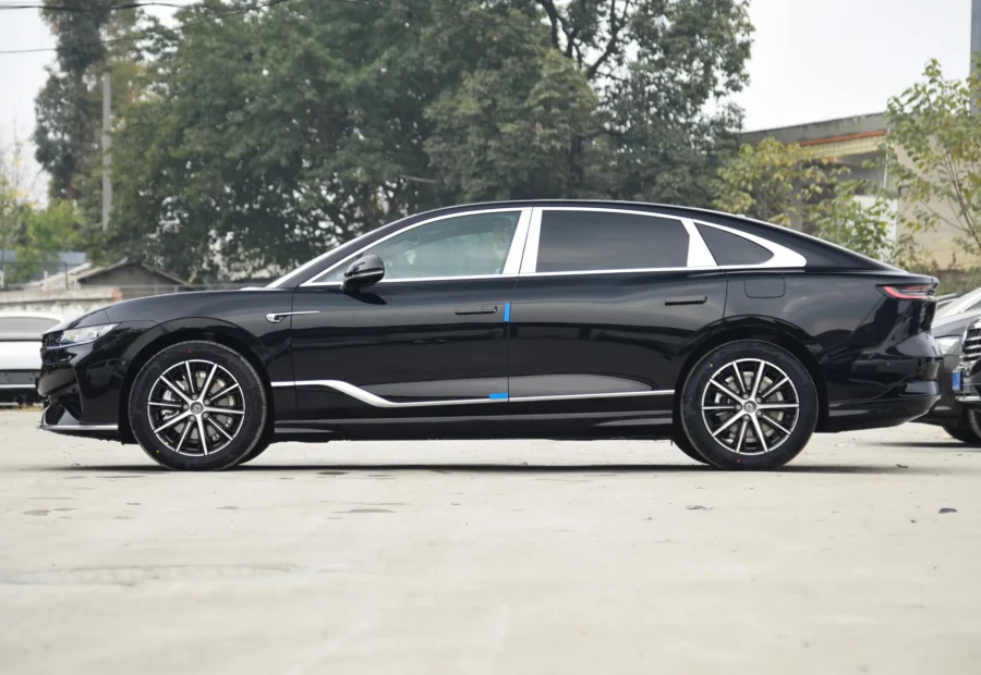 Voyah Chases the light