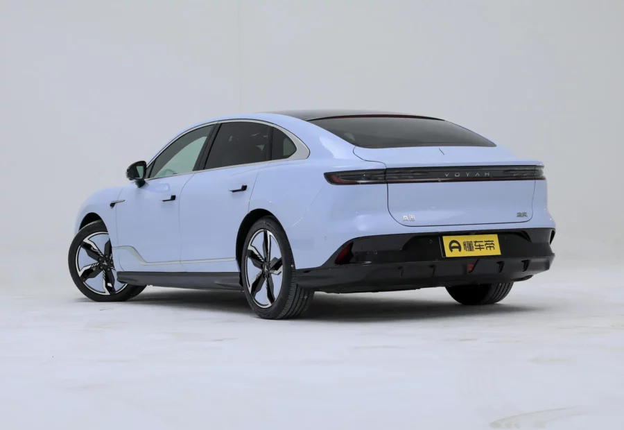 Voyah Chases the light EV