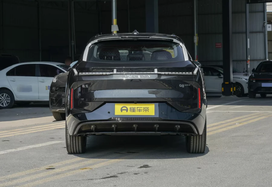 Lynk & Co 08 EM-P