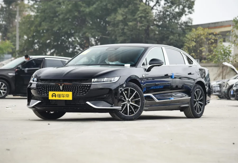 Voyah Chases the light