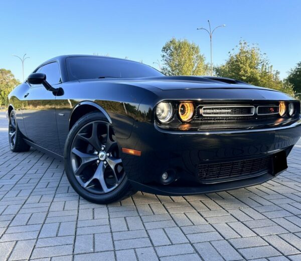 Dodge Challenger 2021 5.7л