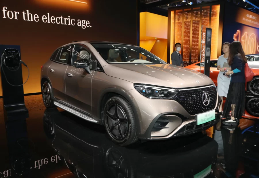 Mercedes EQE SUV