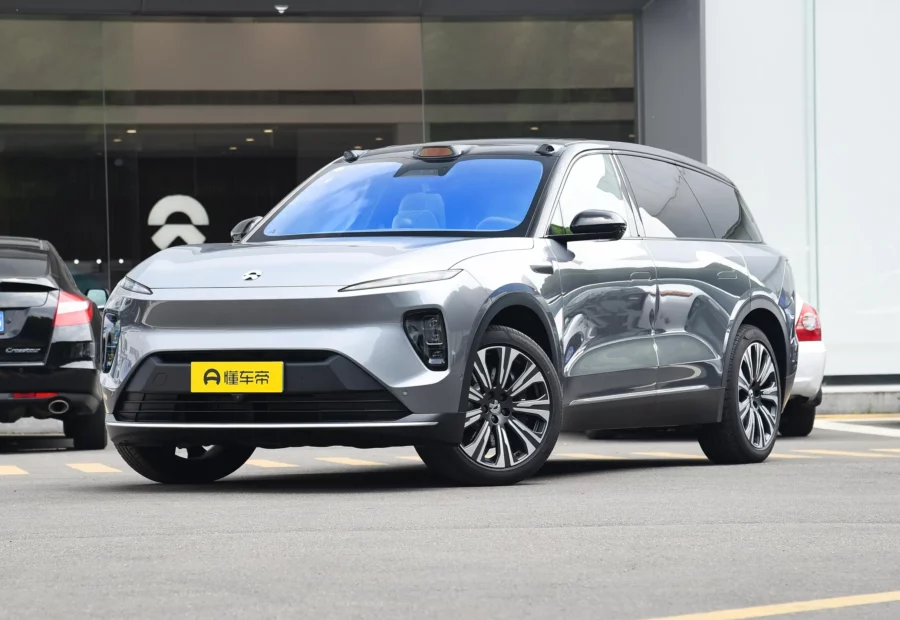 Nio ES8