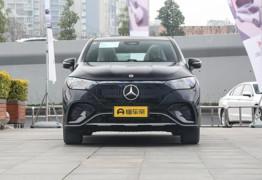 Mercedes EQE SUV