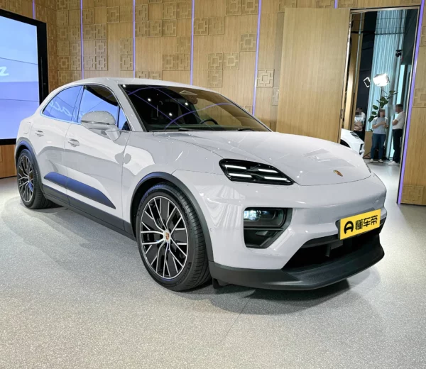 Porsche Macan EV 4 2024