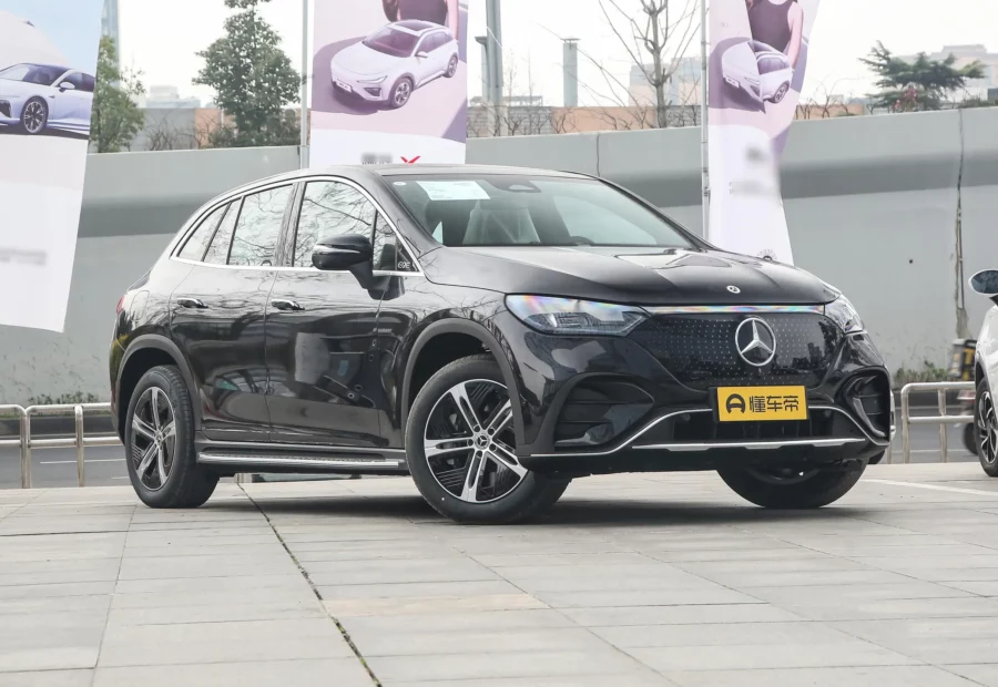 Mercedes EQE SUV