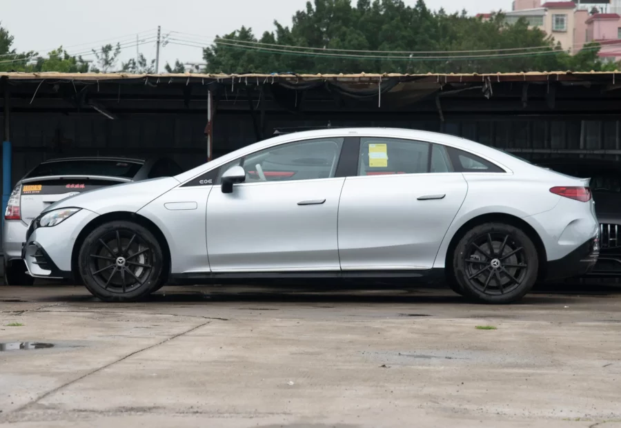 Mercedes EQE