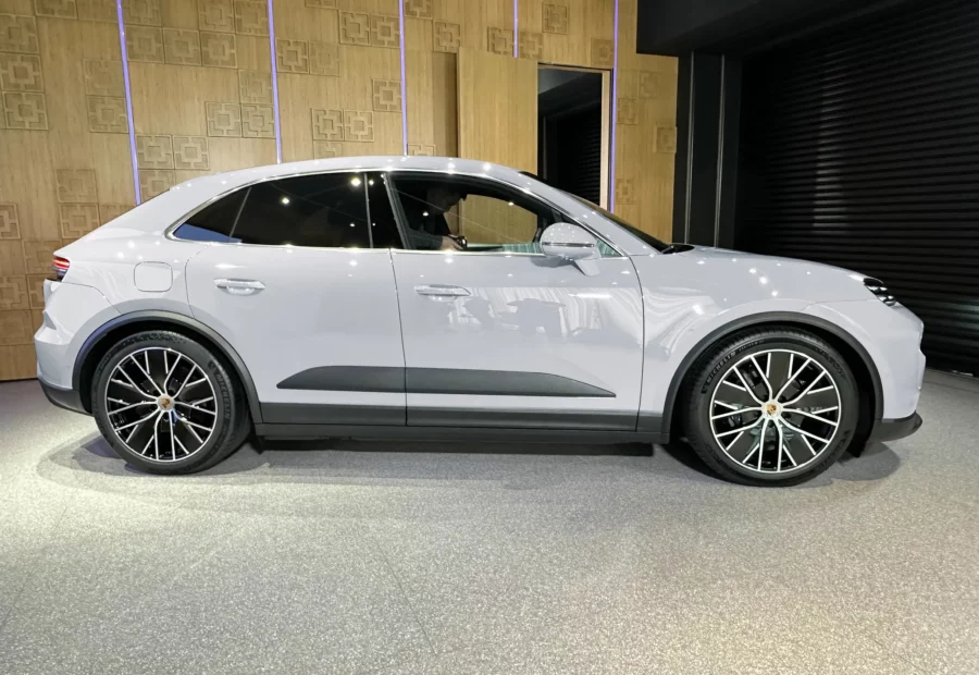 Porsche Macan EV