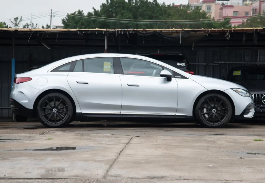 Mercedes EQE