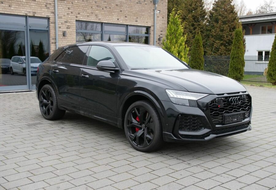Audi RSQ8