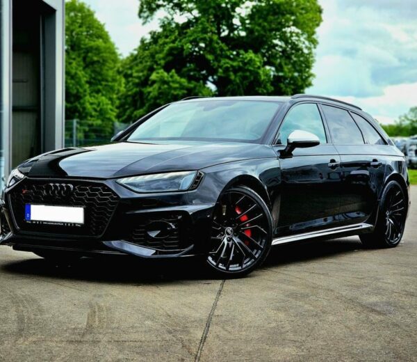 Audi RS4 2024