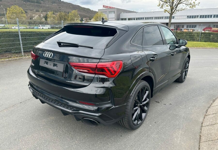 Audi RSQ3