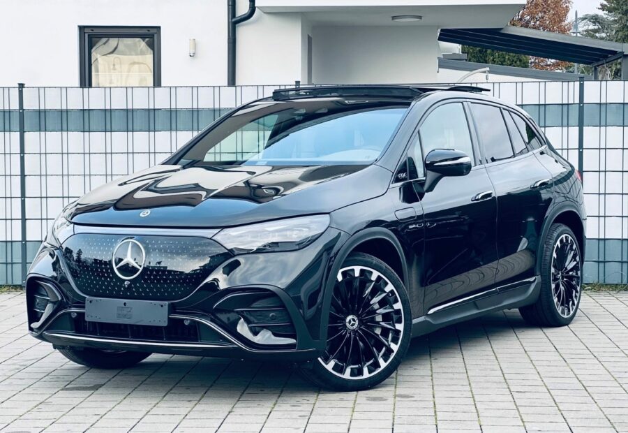Mercedes EQE SUV