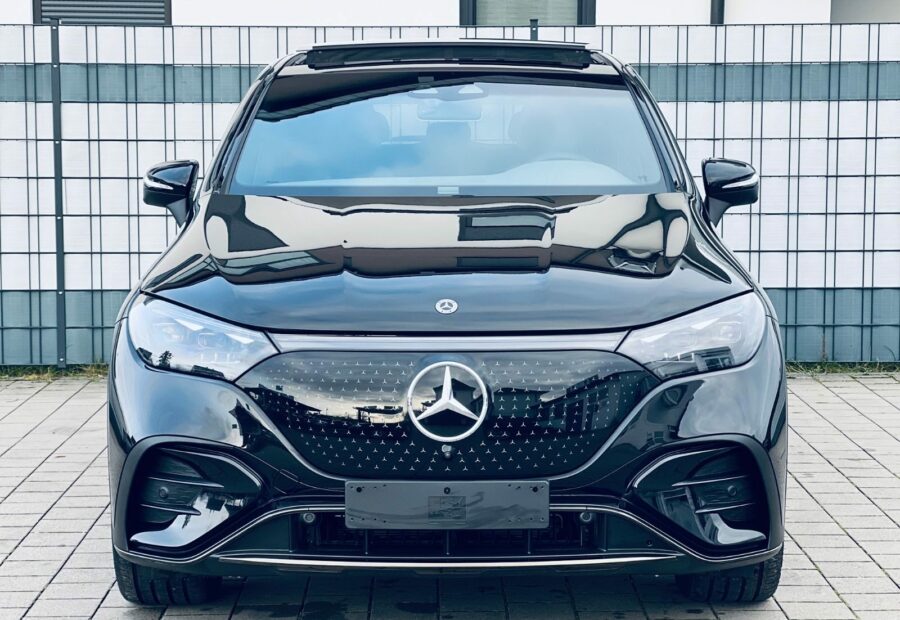 Mercedes EQE SUV