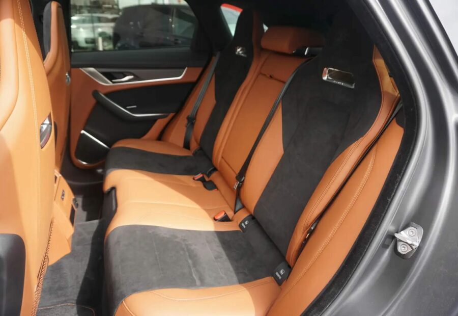 Jaguar F-Pace SVR P550