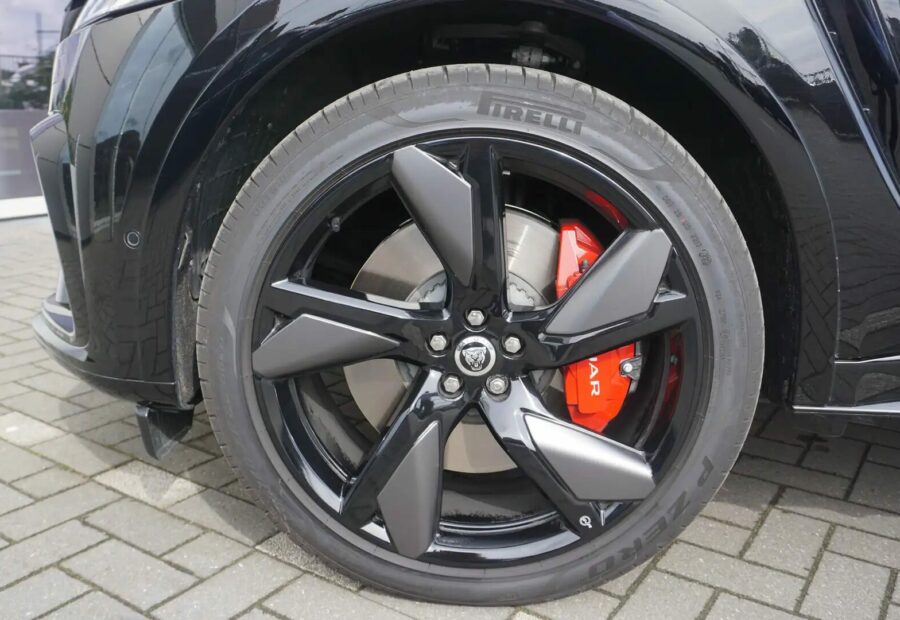 Jaguar F-Pace SVR P550