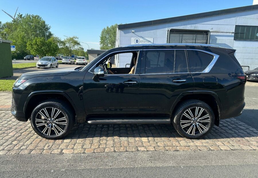 Lexus LX