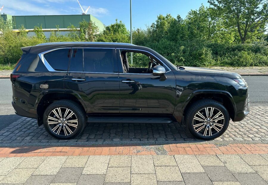 Lexus LX